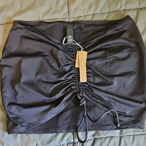 SKIMS SWIM NWT Black Ruched Skirt